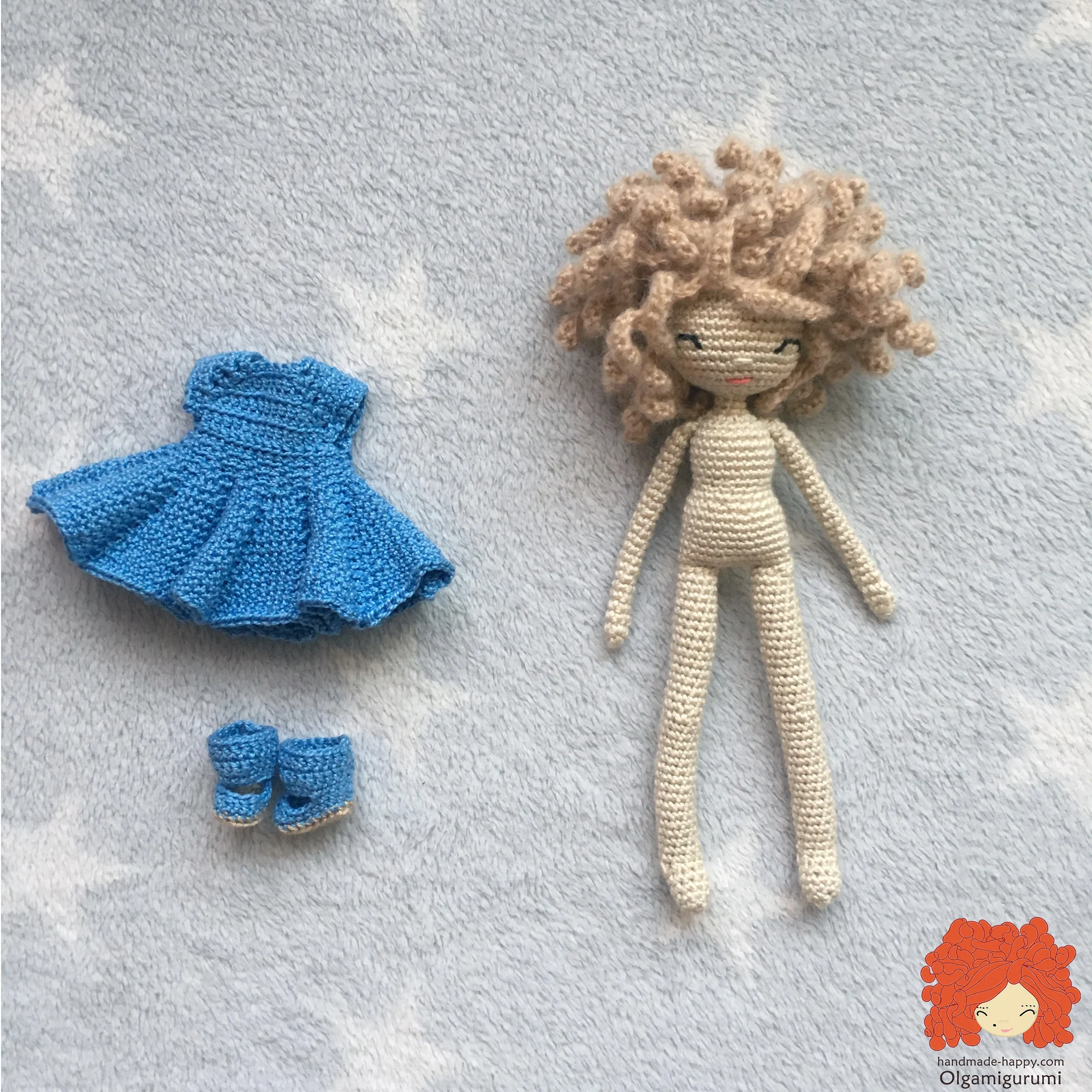 Mia and Francesca crochet doll pattern Mia set