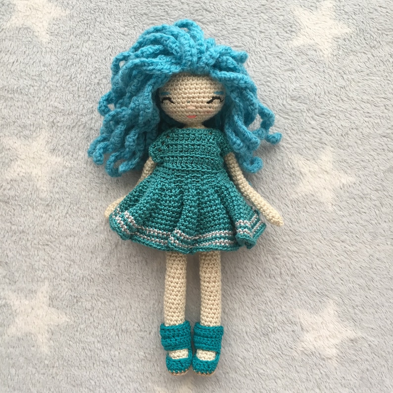 Mia crochet doll pattern blue hair