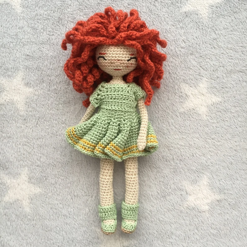 Mia crochet doll pattern